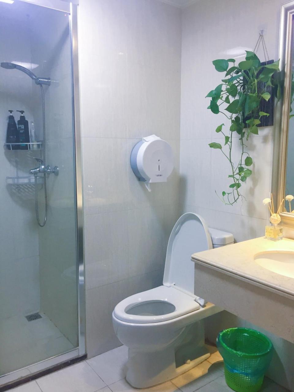Yoyo Youth Apartment Guangzhou Exteriör bild